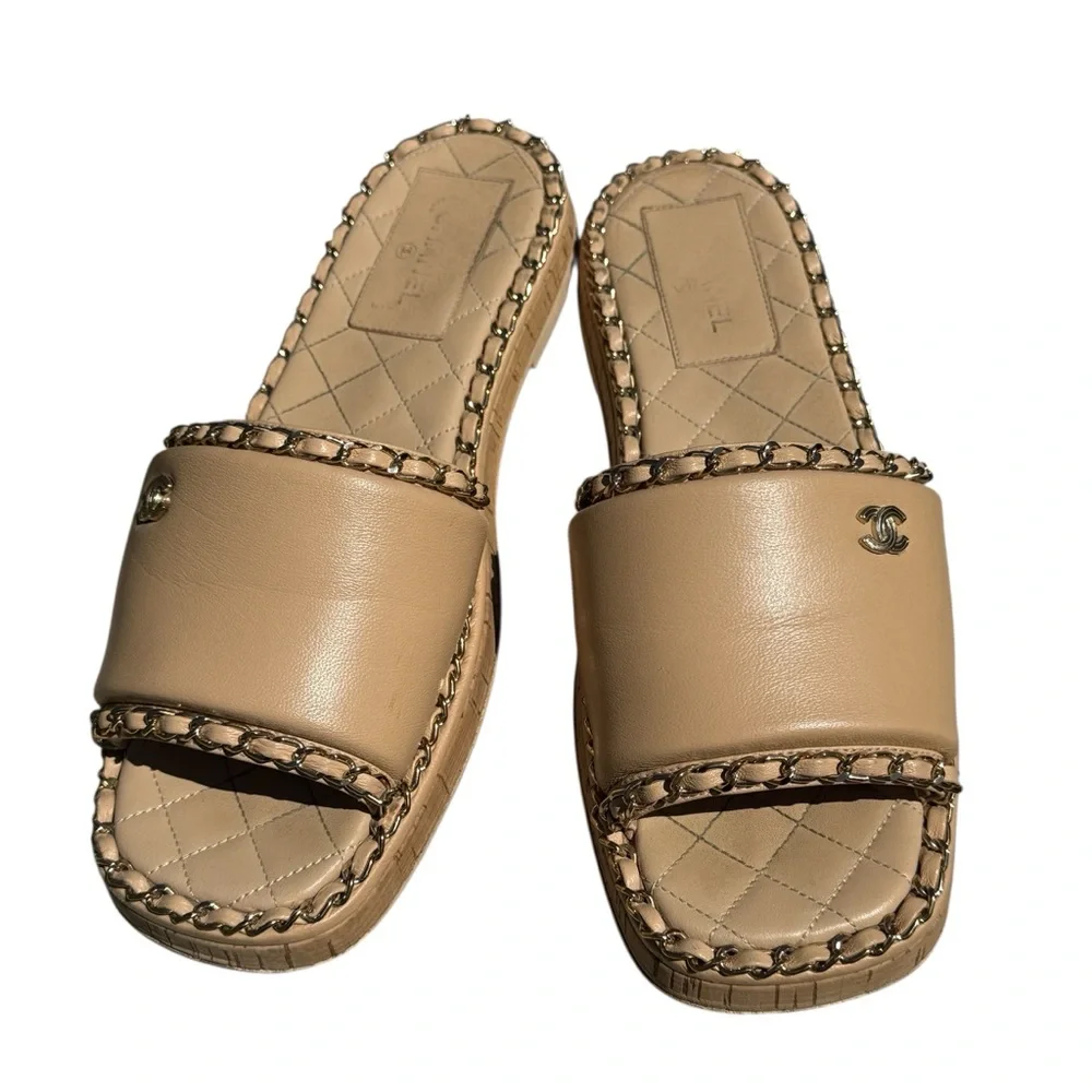 Chanel CC Chain Trim Quilted Slide Sandals Beige Leather Platform Size 41 Italy - Picture 3 of 15